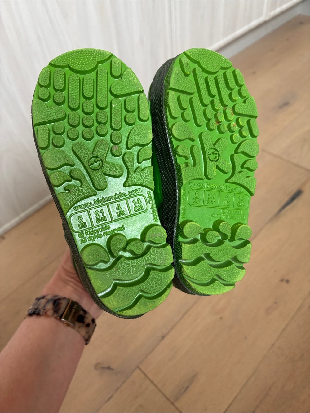 Kids Kidorable Green Frog Rain Boots - Picture 3 of 4